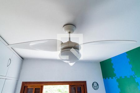 Casa à venda com 280m², 3 quartos e 2 vagasQuarto 2 Detalhe