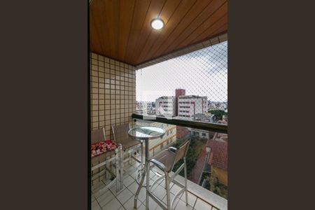Sala de apartamento para alugar com 3 quartos, 90m² em Sagrada Família, Belo Horizonte