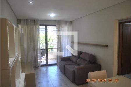 Sala  de apartamento para alugar com 1 quarto, 82m² em Alphaville I, Salvador