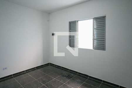Quarto 2 de casa para alugar com 2 quartos, 45m² em Vila Cristalia, São Paulo