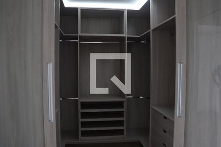 Apartamento à venda com 146m², 3 quartos e 2 vagasCloset da suíte 2