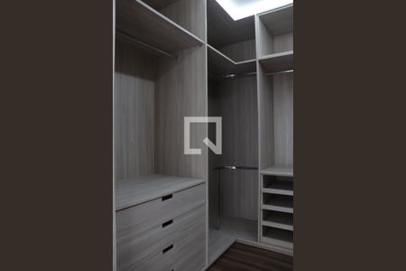 Apartamento à venda com 146m², 3 quartos e 2 vagasCloset da suíte 2