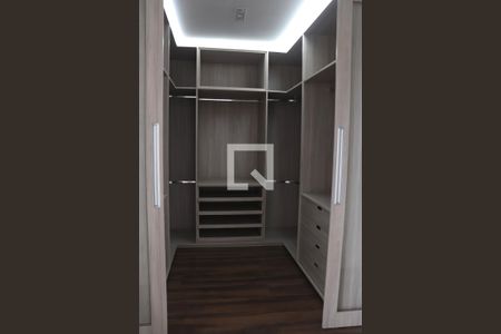 Apartamento à venda com 146m², 3 quartos e 2 vagasCloset da suíte 2