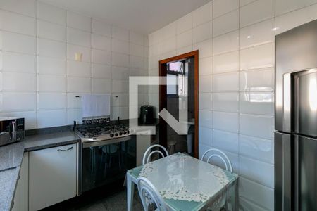 Apartamento à venda com 121m², 4 quartos e 2 vagasCozinha