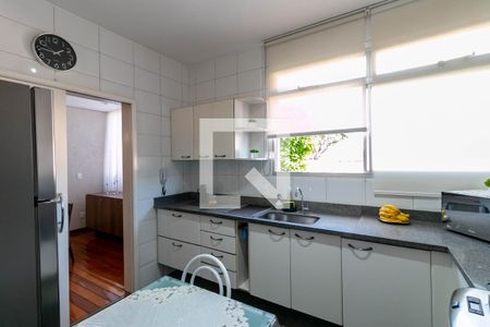 Apartamento à venda com 121m², 4 quartos e 2 vagasCozinha