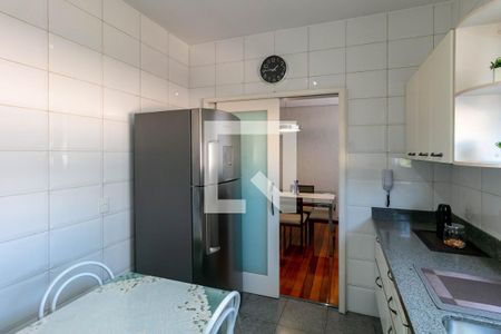 Apartamento à venda com 121m², 4 quartos e 2 vagasCozinha
