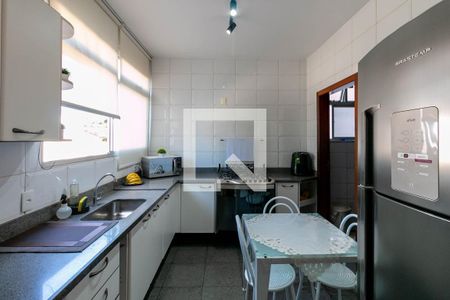Apartamento à venda com 121m², 4 quartos e 2 vagasCozinha
