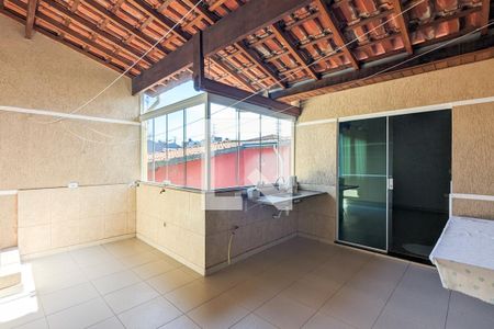 Casa para alugar com 350m², 5 quartos e 2 vagas Casa para alugar com 350m², 5 quartos e 2 vagasCozinha superior