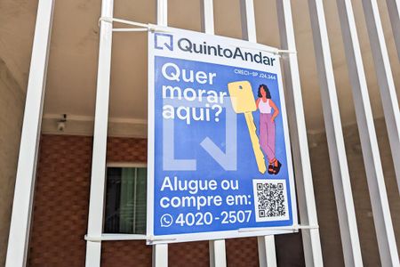 Casa para alugar com 350m², 5 quartos e 2 vagas Casa para alugar com 350m², 5 quartos e 2 vagasFachada