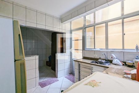 Casa para alugar com 350m², 5 quartos e 2 vagas Casa para alugar com 350m², 5 quartos e 2 vagasCozinha