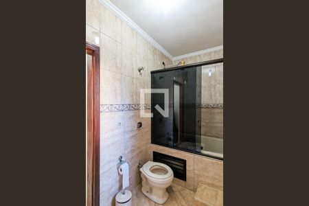 Casa para alugar com 350m², 5 quartos e 2 vagas Casa para alugar com 350m², 5 quartos e 2 vagasBanheiro da suíte 1