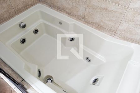Casa para alugar com 350m², 5 quartos e 2 vagas Casa para alugar com 350m², 5 quartos e 2 vagasBanheiro da suíte 1