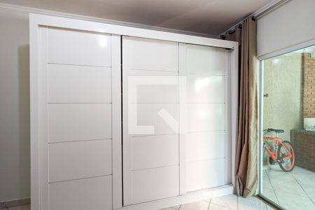 Casa para alugar com 350m², 5 quartos e 2 vagas Casa para alugar com 350m², 5 quartos e 2 vagasQuarto 2