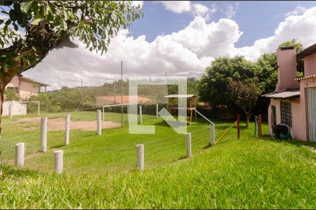 Casa à venda com 200m², 4 quartos e 4 vagas Casa à venda com 200m², 4 quartos e 4 vagasÁrea comum - Campo Futebol