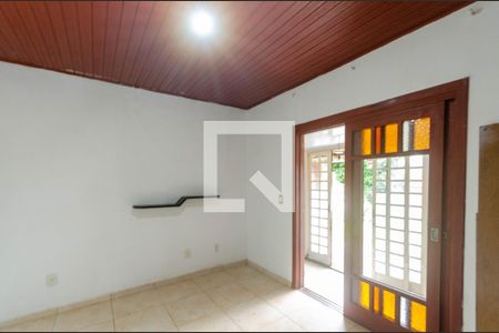 Casa à venda com 200m², 4 quartos e 4 vagas Casa à venda com 200m², 4 quartos e 4 vagasCASA 2 - Sala