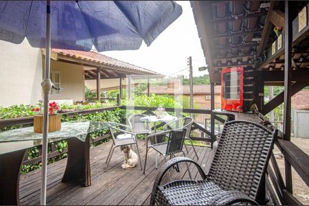 Casa à venda com 200m², 4 quartos e 4 vagas Casa à venda com 200m², 4 quartos e 4 vagasCASA 1 - Varanda