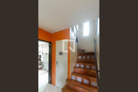 CASA 1 - Escada 2º P de casa à venda com 4 quartos, 200m² em Cascata, Porto Alegre