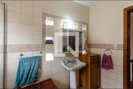 Casa à venda com 200m², 4 quartos e 4 vagas Casa à venda com 200m², 4 quartos e 4 vagasCASA 1 - Banheiro Quarto