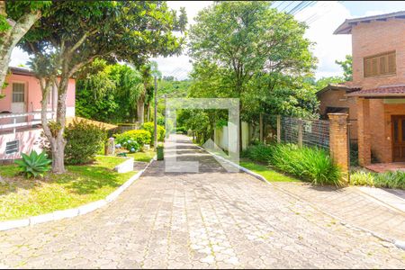 Casa à venda com 200m², 4 quartos e 4 vagas Casa à venda com 200m², 4 quartos e 4 vagasÁrea comum