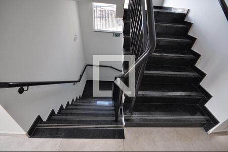 Apartamento à venda com 50m², 2 quartos e 1 vagaEscada