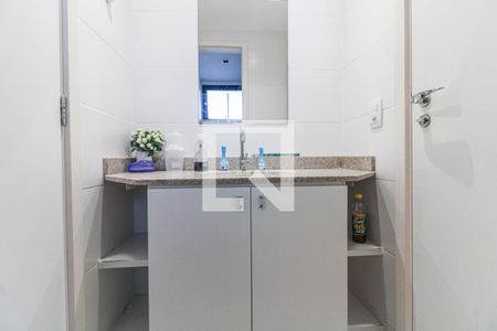 Casa de condomínio à venda com 150m², 3 quartos e 2 vagasBanheiro das suítes canadenses (1 e 2)