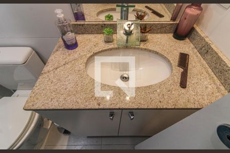 Casa de condomínio à venda com 150m², 3 quartos e 2 vagasSuíte 1 - Banheiro