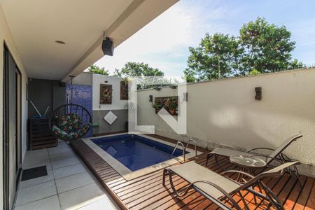Casa de condomínio à venda com 150m², 3 quartos e 2 vagasÁrea externa