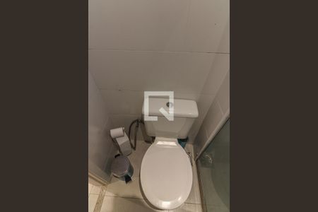 Casa de condomínio à venda com 150m², 3 quartos e 2 vagasBanheiro das suítes canadenses (1 e 2)