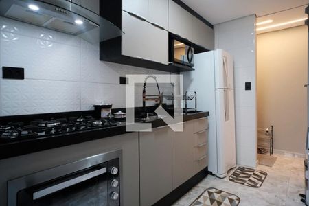 Cozinha  de apartamento à venda com 2 quartos, 50m² em Vila Sílvia, São Paulo