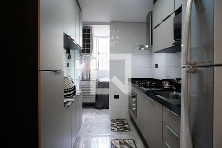 Cozinha  de apartamento à venda com 2 quartos, 50m² em Vila Sílvia, São Paulo