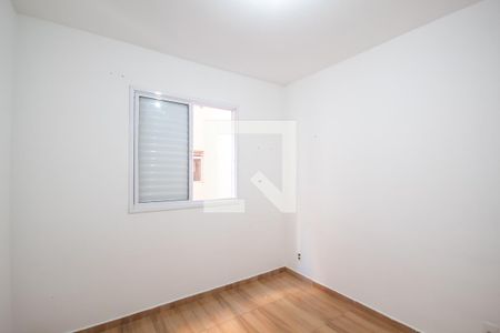 Quarto 2 de apartamento para alugar com 2 quartos, 47m² em Jardim Sao Pedro, Osasco