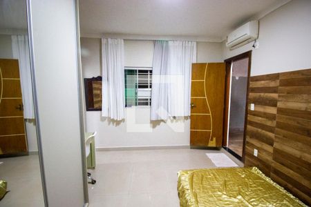 Sala/Quarto de casa de condomínio para alugar com 1 quarto, 78m² em Taguatinga Norte (taguatinga), Brasília