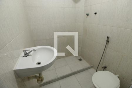 Banheiro de casa para alugar com 1 quarto, 23m² em Piedade, Rio de Janeiro