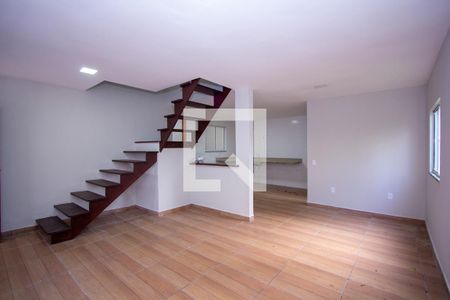 Sala de casa para alugar com 2 quartos, 105m² em Ze Garoto, São Gonçalo