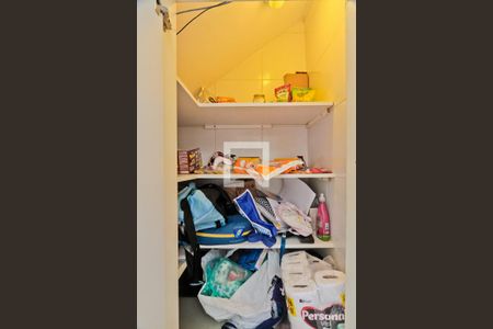 Casa de condomínio à venda com 234m², 3 quartos e 3 vagasDespensa