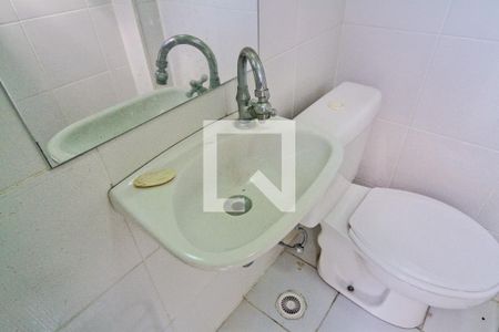 Casa de condomínio à venda com 234m², 3 quartos e 3 vagasÁrea externa - banheiro