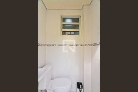 Casa de condomínio à venda com 234m², 3 quartos e 3 vagasÁrea externa - banheiro