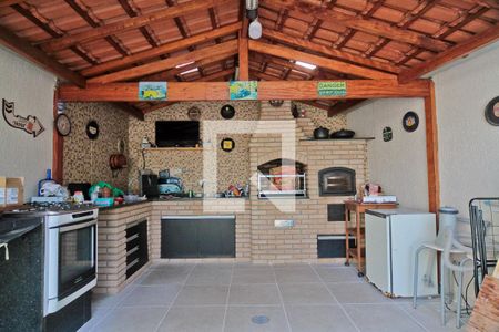 Casa de condomínio à venda com 234m², 3 quartos e 3 vagasÁrea externa