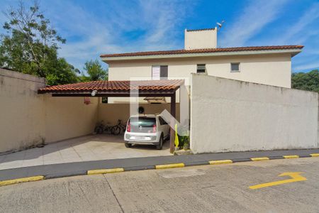 Casa de condomínio à venda com 234m², 3 quartos e 3 vagasFachada