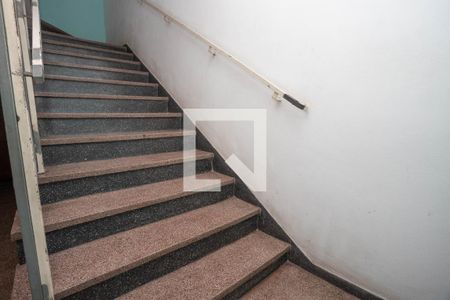 Apartamento à venda com 71m², 2 quartos e 1 vagaEscada