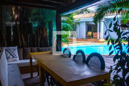 Casa à venda com 615m², 5 quartos e 4 vagas Casa à venda com 615m², 5 quartos e 4 vagasÁrea gourmet