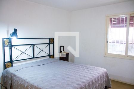 Casa à venda com 615m², 5 quartos e 4 vagas Casa à venda com 615m², 5 quartos e 4 vagasSuíte