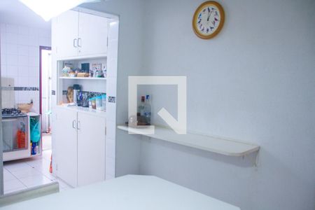 Casa à venda com 615m², 5 quartos e 4 vagas Casa à venda com 615m², 5 quartos e 4 vagasCozinha