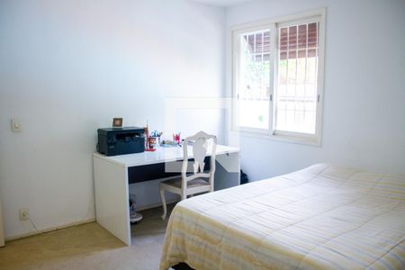 Casa à venda com 615m², 5 quartos e 4 vagas Casa à venda com 615m², 5 quartos e 4 vagasQuarto 2