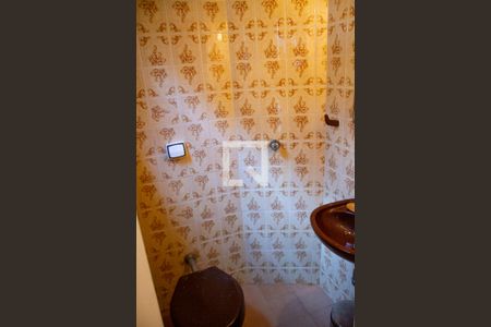 Casa à venda com 615m², 5 quartos e 4 vagas Casa à venda com 615m², 5 quartos e 4 vagasVestiário