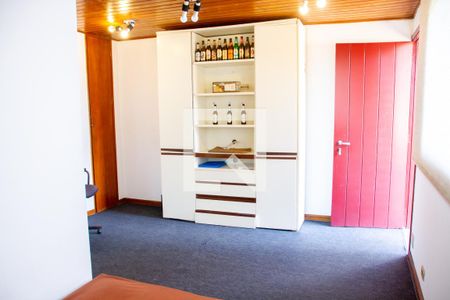 Casa à venda com 615m², 5 quartos e 4 vagas Casa à venda com 615m², 5 quartos e 4 vagasQuarto de hóspede