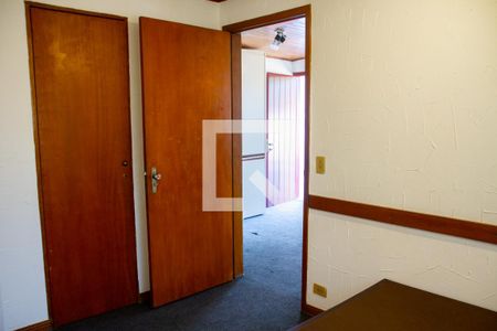 Casa à venda com 615m², 5 quartos e 4 vagas Casa à venda com 615m², 5 quartos e 4 vagasQuarto de hóspede