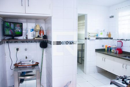 Casa à venda com 615m², 5 quartos e 4 vagas Casa à venda com 615m², 5 quartos e 4 vagasCozinha