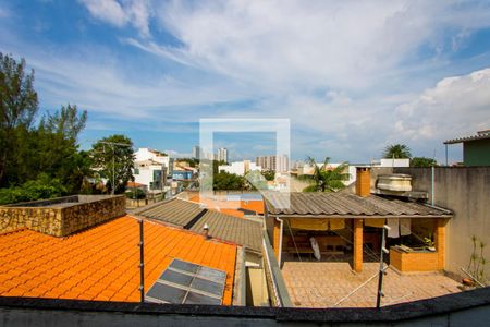 Casa à venda com 197m², 3 quartos e 3 vagas Casa à venda com 197m², 3 quartos e 3 vagasVista do quarto 2
