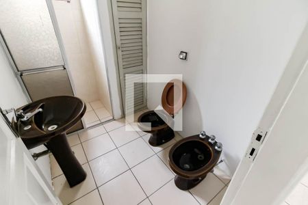 Banheiro de apartamento para alugar com 2 quartos, 68m² em Vila Pirajussara, São Paulo